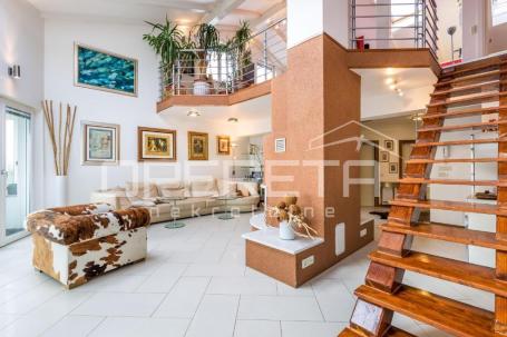 Opatija - dvoetažni stan u neposrednoj blizini mora i šetnice 