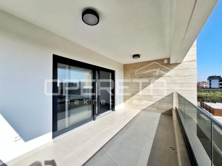 USELJIVO! Privlaka/Zadar - Penthouse G103, 70m od mora
