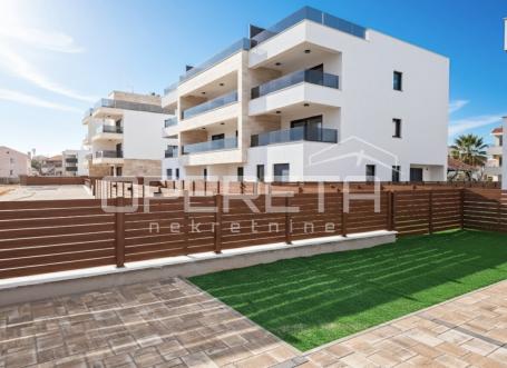 USELJIVO! Privlaka/Zadar - Penthouse E101, 70m od mora