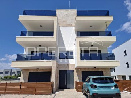 USELJIVO! Privlaka/Zadar -  A002, 70m od mora