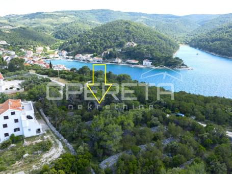 Povlja, Brač, građevinsko zemljište 400 m2 blizu mora