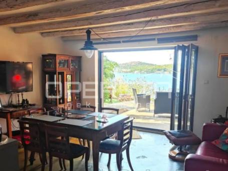 Kuća u centru s pogledom na more- Šibenik