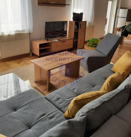 Izdaje se prostran i funkcionalan trosoban dupleks površine 81 m²