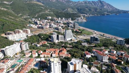 Prodaja građevinskog zemljišta 2.869  m² za izgradnju 15 luksuznih vila – Bečići