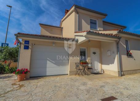 Fažana, kuća s tri apartmana blizu predivnih plaža