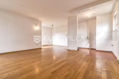 Zagreb, Vrapče, Jačkovina, četverosoban dvoetažan stan 173 m²