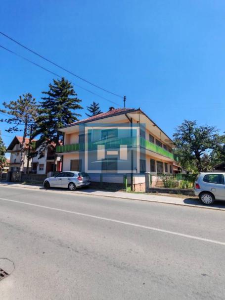 SUPER POVOLJNA VELIKA KUĆA U VARVARINU – IDEALNA ZA DVE PORODICE ILI KAO INVESTICIJA!