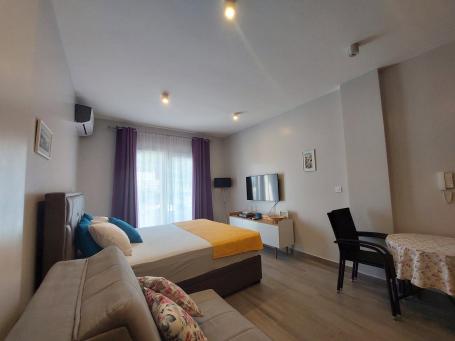 Izdavanje studio apartmana sa pogledom na more i grad-THE OLD BAKERY, BUDVA (NA PERIOD OD 01.09.2026