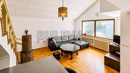 Izdaje se stan u kući sa posebnim ulazom- duplex, Kalač brdo, 185m2, grejanje na gas
