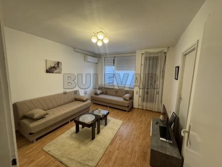 Nameštena garsonjera u strogom centru Kragujevca 33 m²