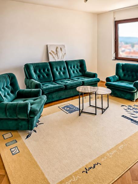 Izdaje se odličan dvoiposoban stan na Bulevaru Nemanjića, 60m2
