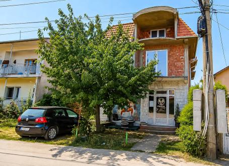 Naselje Dubočica, dve kuće 415m2, plac 4.84a