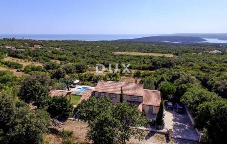 ISTRA, RABAC - Mediteranska kuća s bazenom i pogledom na more