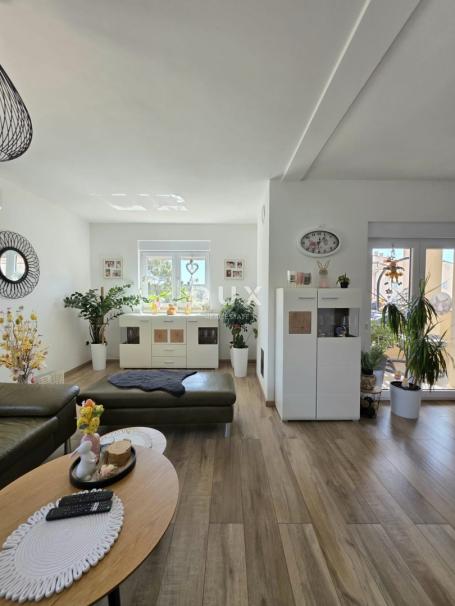 Pula, Nova Veruda, 5-sobni stan, 209.93 m2