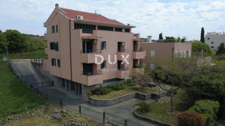 ZADAR, DIKLO – Apartmanska kuća s 10 jedinica i pogledom na more!