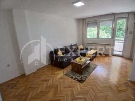Izdaje se dvosoban namešten stan, 54m2, Zona III