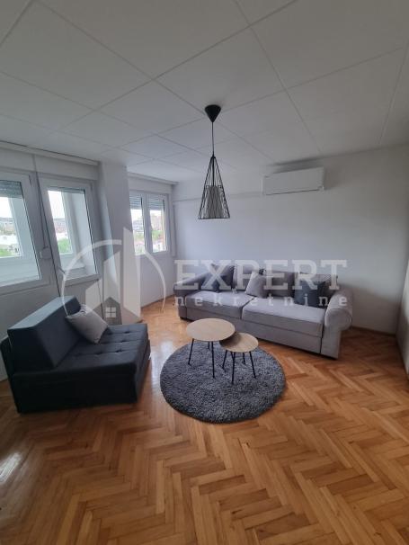 Izdaje se odličan stan na Bulevaru Nemanjića, 48m2