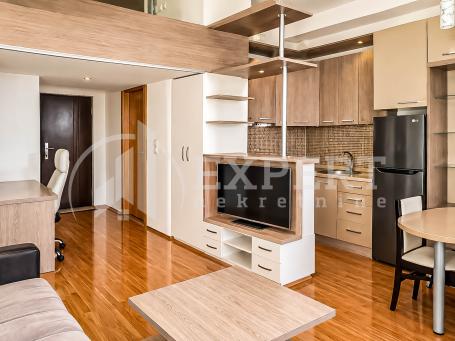 1.5 lux stan 40m2 centar, kej