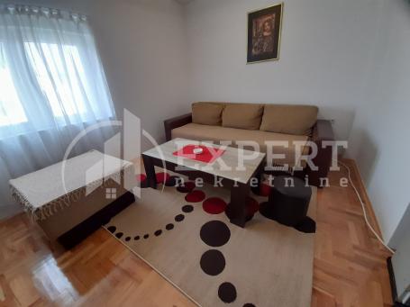 Izdaje se jednoiposoban stan u Donjoj Vrezini, 40m2, Ta-grejanje