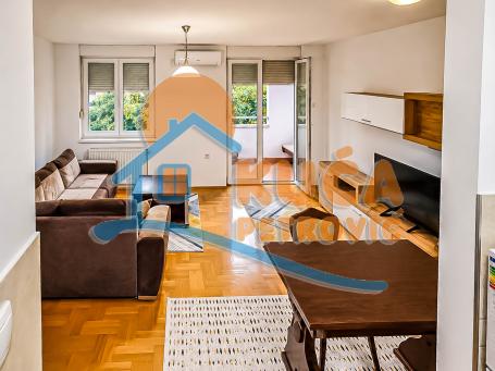 Izdaje se odličan jednoiposoban stan u blizini parka Svetog Save, 48m2