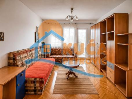Odličan  stan u kući 95m2, blizu Pošte u Durlanu , 2. sprat