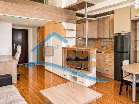1.5 lux stan 40m2 centar, kej
