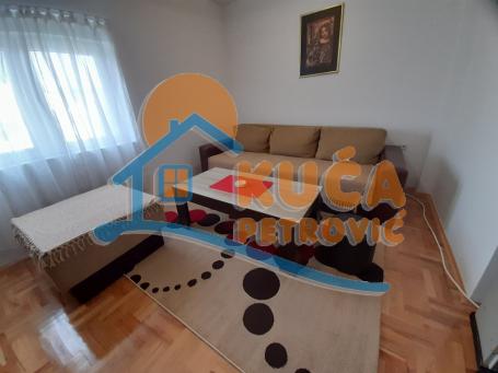 Izdaje se jednoiposoban stan u Donjoj Vrezini, 40m2, Ta-grejanje