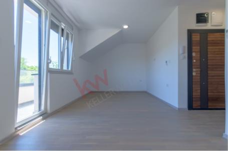 
				Alibegovac, 78m2, 3 spavaće sobe + parking mesto
			