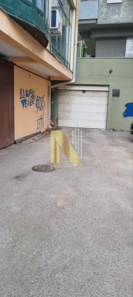 Garažno parking mesto u Železničkoj ulici