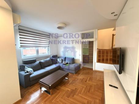 Odličan troiposoban duplex stan na Bulevaru