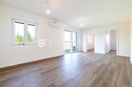 Velika Gorica, NOVOGRADNJA, poslovni prostor, ured, 4 parking mjesta, 90 m²