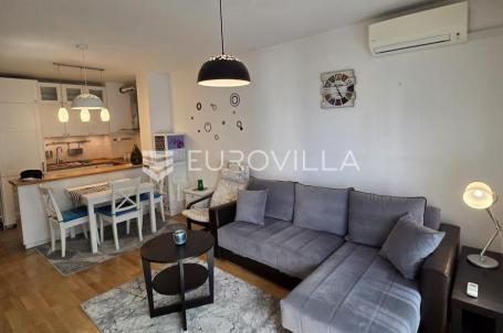 Zagreb, Bundek, prekrasan dvosoban stan, spremište, parking, 50 m²