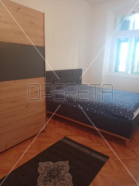 Stan 104m2 4soban, Pula Centar