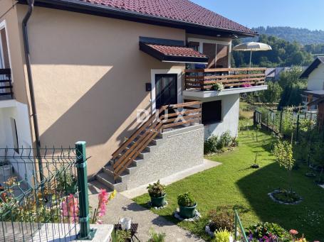 Gorski Kotar, Fužine, dvosobni stan, 50 m2, okućnica
