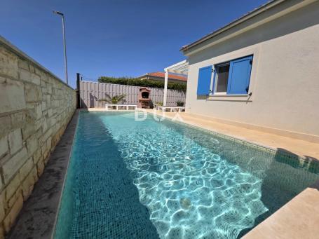 Istra, Novigrad, kuća, 91,80 m2, bazen, terasa