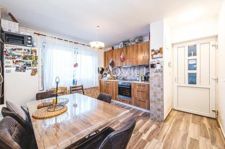 Zagreb, Šestinski vrh, dvosoban pet friendly stan površine 57 m² s vrtom i 2 parkinga