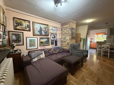 Petosoban stan na Novom Naselju 80m2
