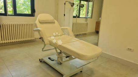 Labudovo brdo, opremljena lekarska ordinacija, 53 m2
