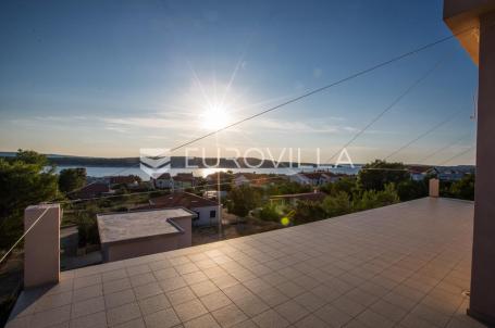 Rab, Barbat, Penthaus od 105 m², 200 m od mora