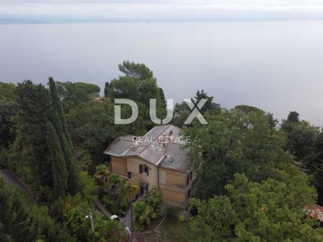 Opatija, centar, vila, 484 m2, dva stana, 2. red do mora