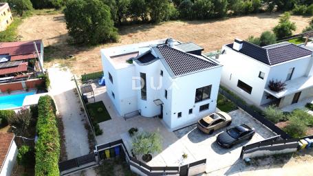 Poreč, Kosinožići, četverosobna vila, 510 m2, s bazenom