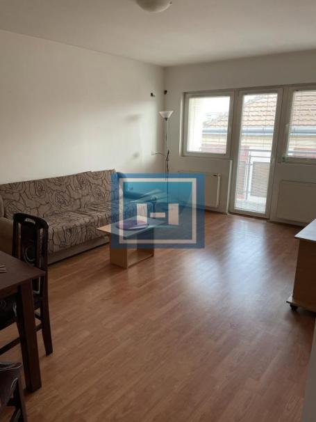 Izdaje se jednosoban stan u centru Ćuprije – 35 m²