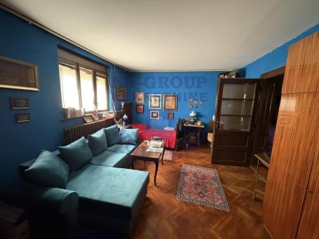 Prodaja kuce na atraktivnoj lokaciji