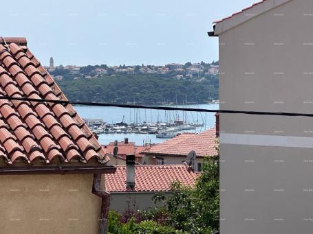 Kuća Prodaje se fantastična kuća sa tri stana u Medulinu!