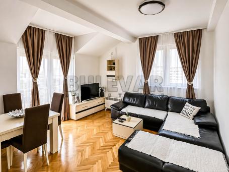 Odličan dvopiosoban stan 61m2,  kod Crvenog Pevca