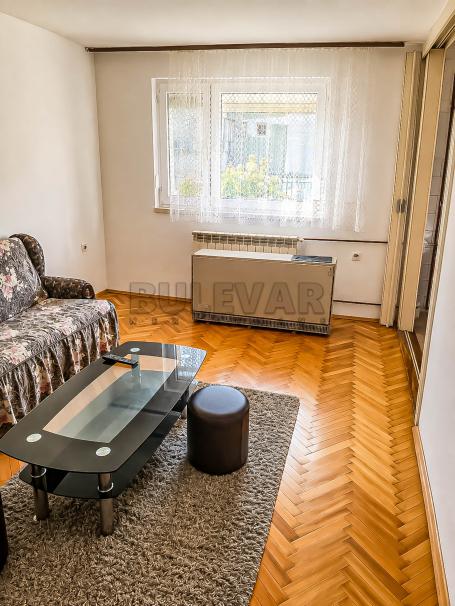 Izdaje se odličan stan na Apelovcu, 60m2