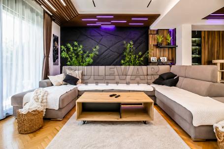Lux četvorosoban dupleks - stan , top lokacija , Čair, 131m2