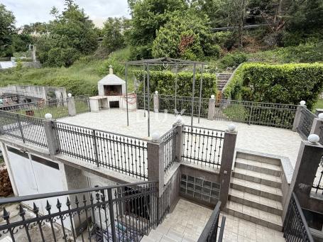 RIJEKA, MARTINKOVAC - tri stana s garažom na fantastičnoj lokaciji s pogledom na more