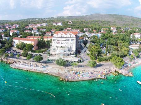 Crikvenica, Selce, hotel, 5369 m2, prvi red do mora