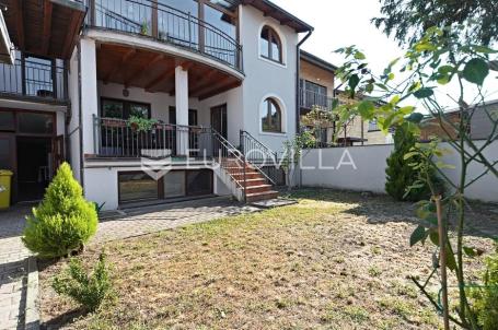 Osijek, Donji Grad, prodaje se prostrana rustikalna vila površine 403 m²